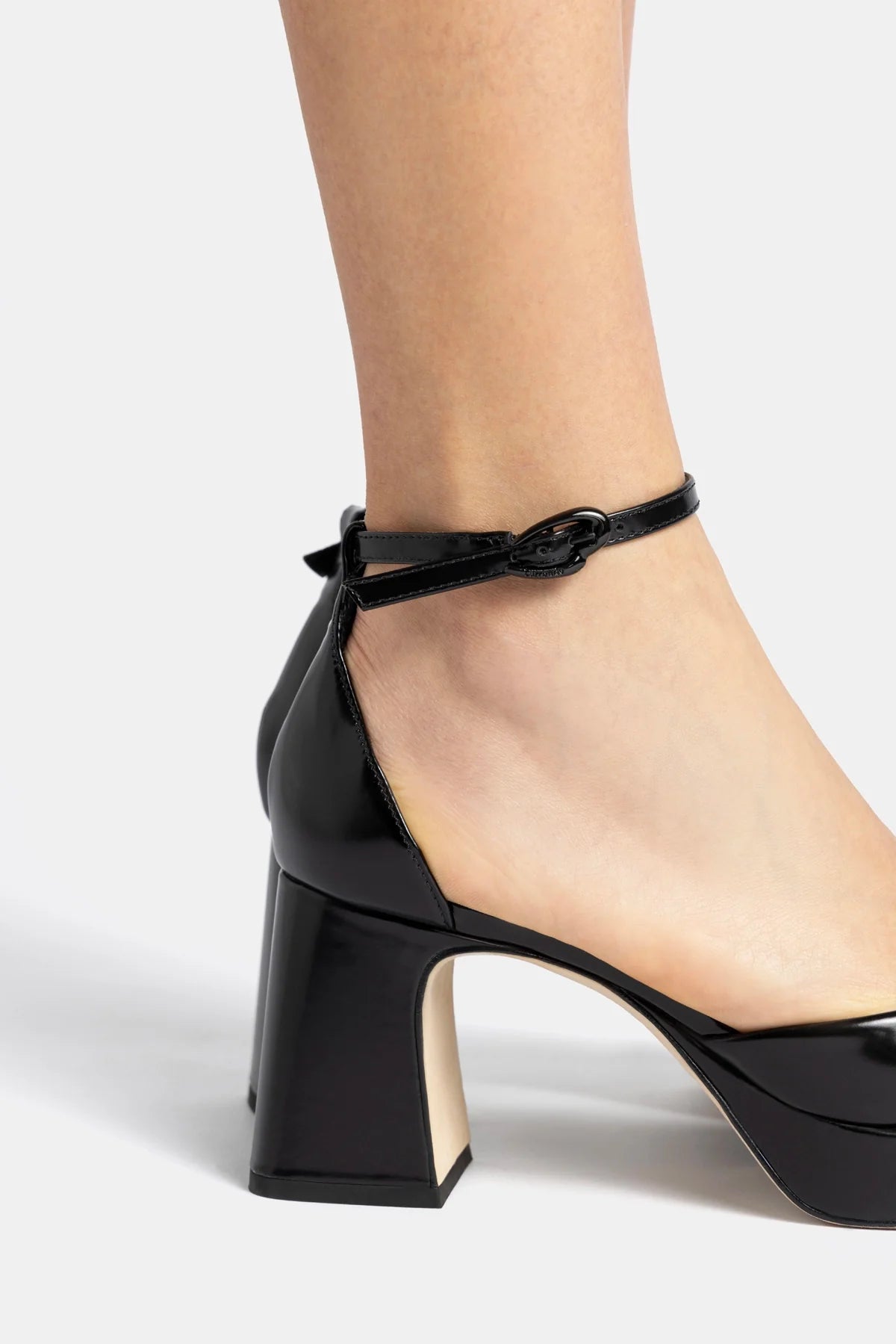 Ari Verona Low Pump In Black Box Leather