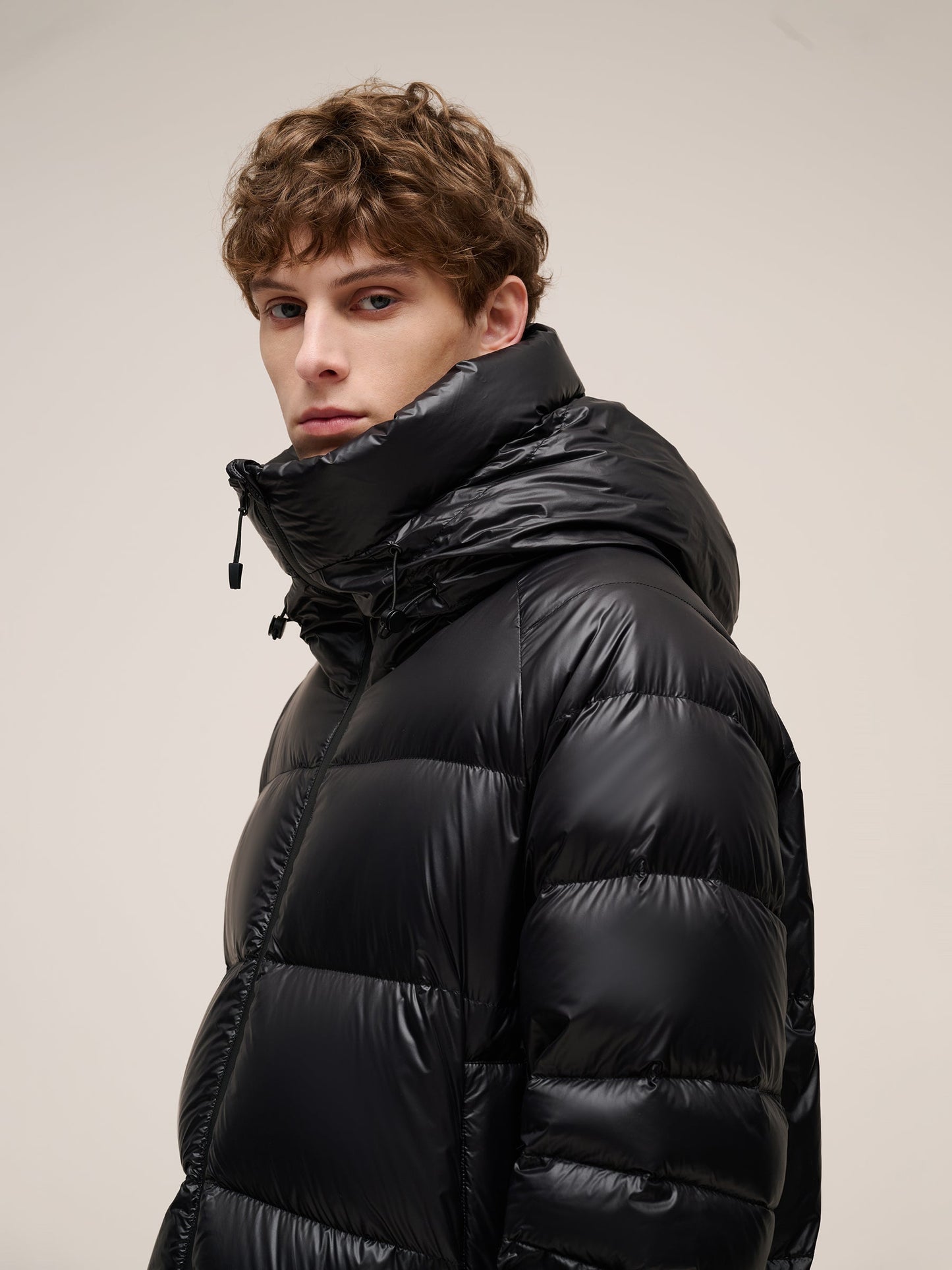 Waterproof And Windproof Unisex Hooded Goose Down Jacket