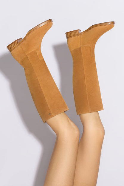 Anne Boot In Peanut Suede