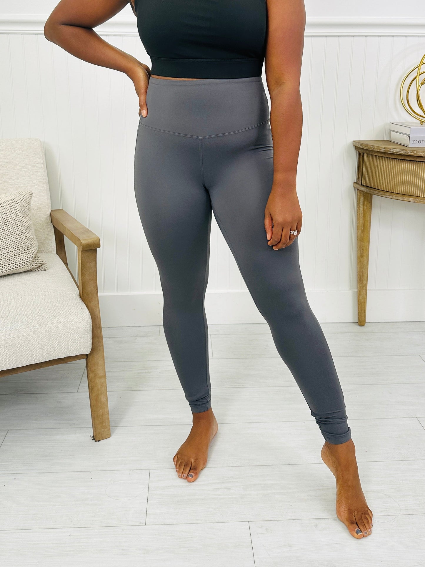 Moves Like Midnight Leggings in Multiple Colors!