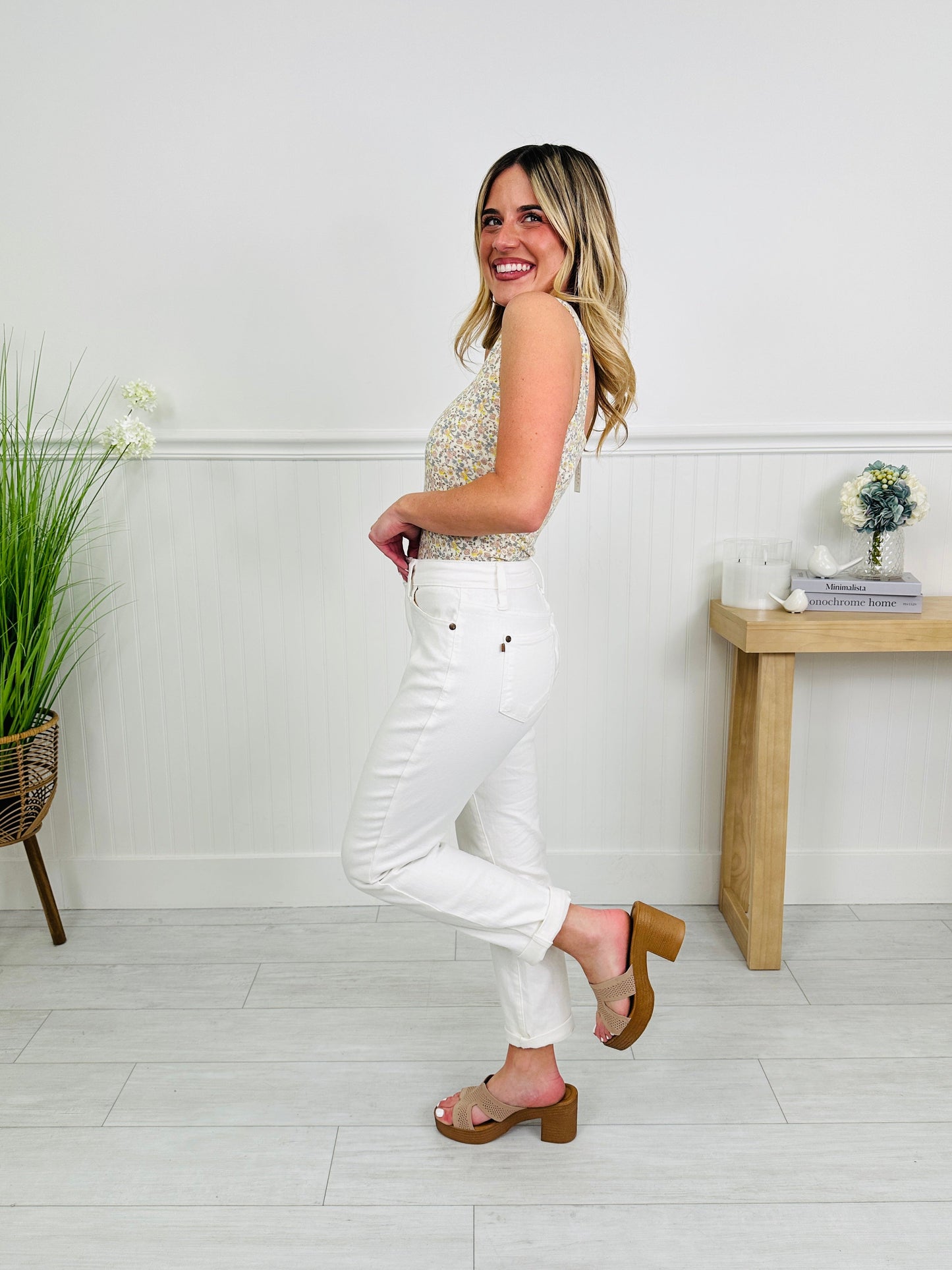 Judy Blue Perfect Match White Double Cuff Boyfriend Jeans in Reg/Curvy