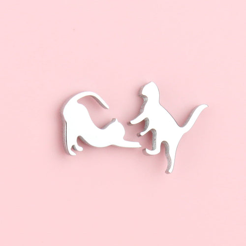Big Stretch Cat Stud Earrings