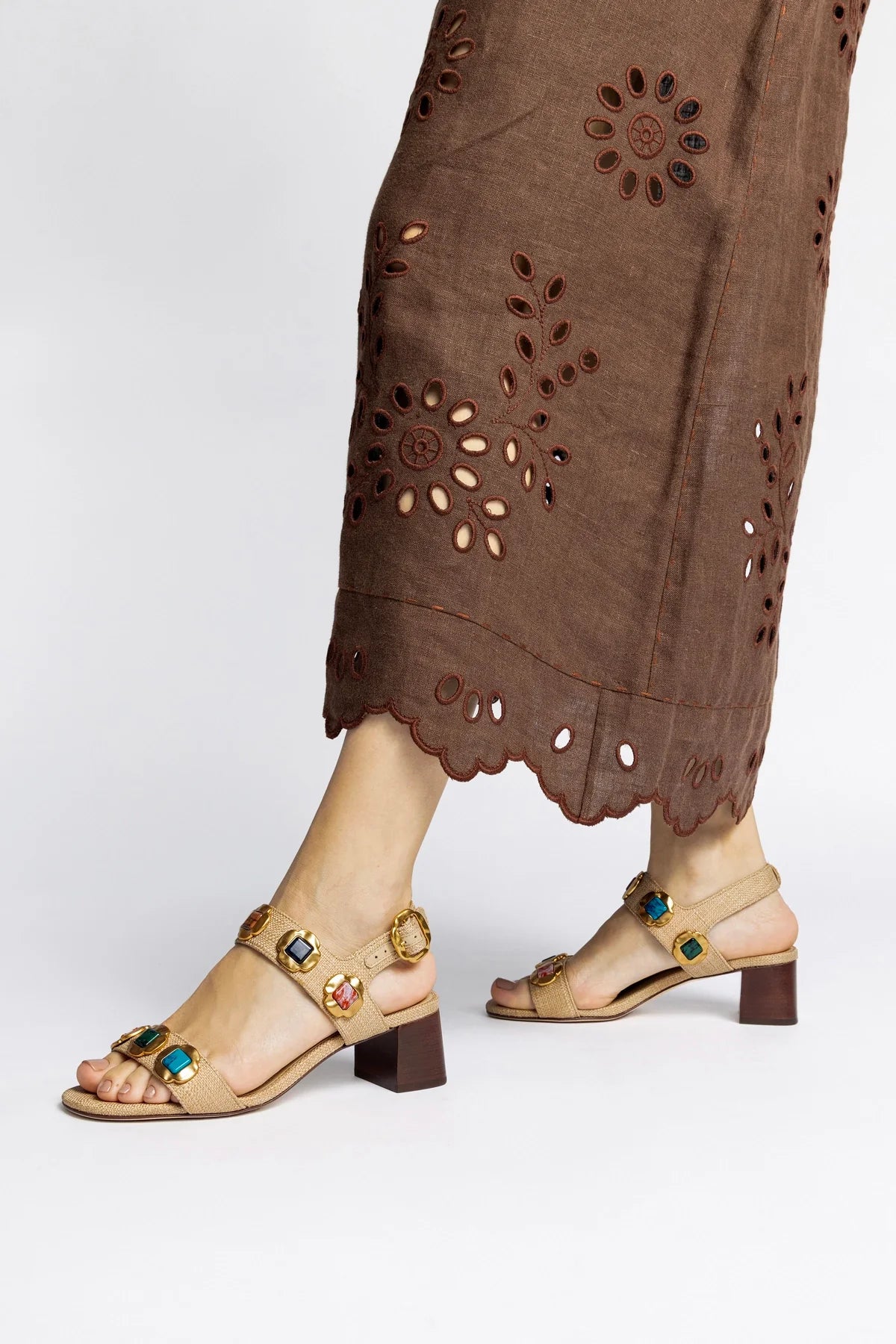 Milan Gioiello Block Sandal In Beige Raffia