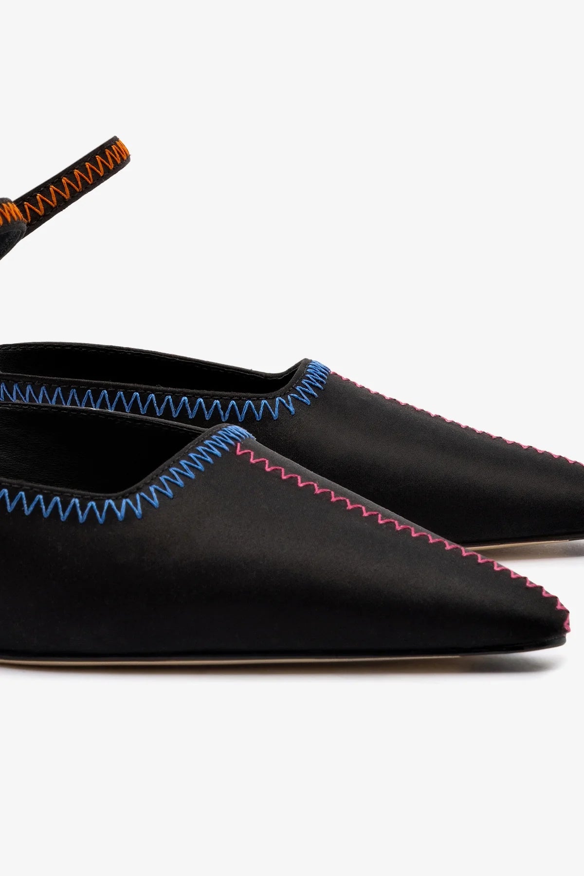 Jonathan Cohen by L.: Zig Zag Pump In Black Satin