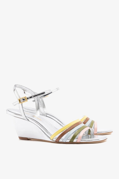 Larroudé x Ciao Lucia: Daiana Wedge Sandal Silver Leather